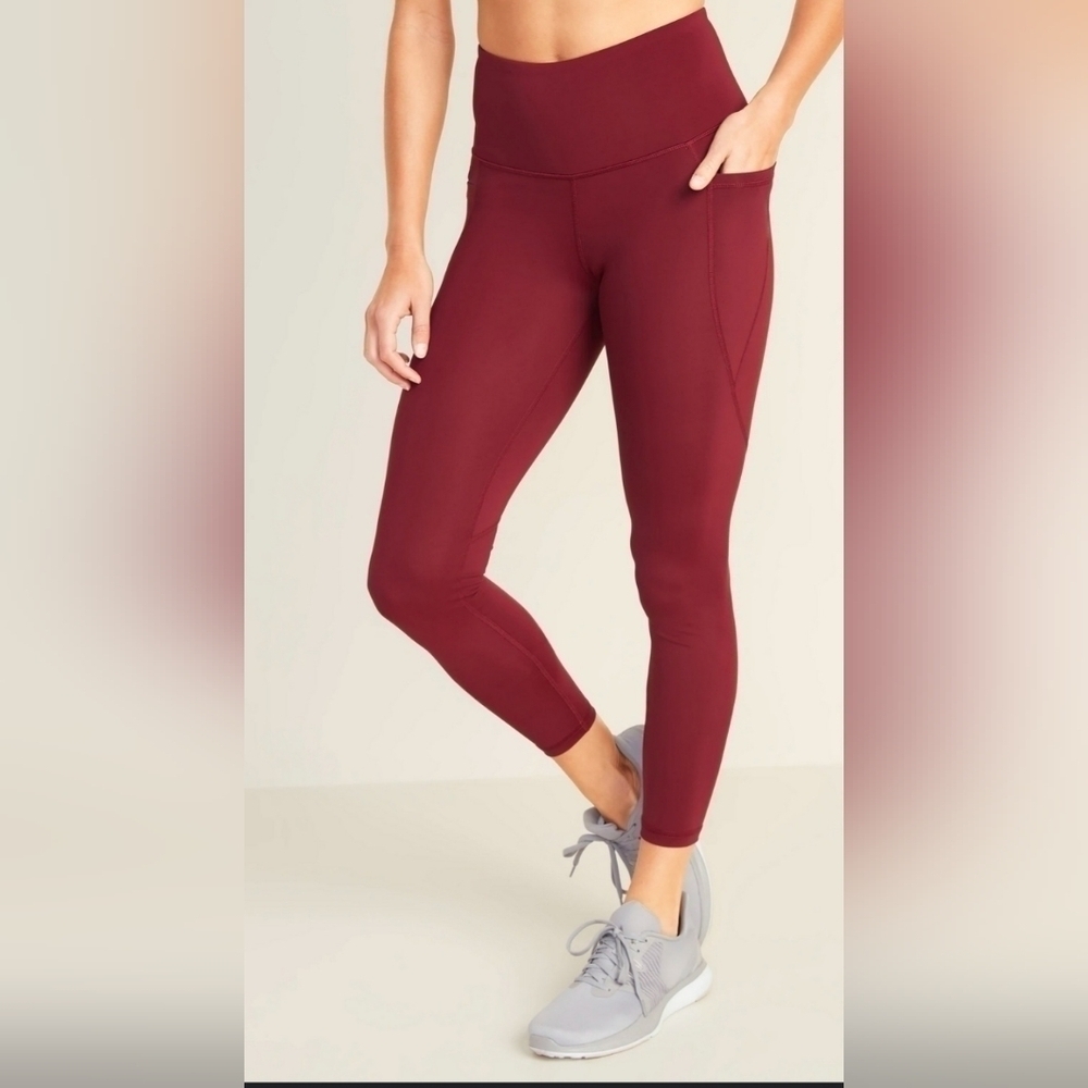 Old Navy | Active Go-Dry Elevate Cropped Leggings | Medium | Maroon/Cranberry